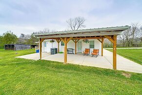 Peaceful Home w/ Patio on 30 Acres in Coxs Creek!