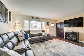 Walk to Marina: Home w/ Deck in Mentor!