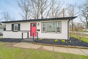 Walk to Marina: Home w/ Deck in Mentor!