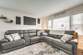 Walk to Marina: Home w/ Deck in Mentor!