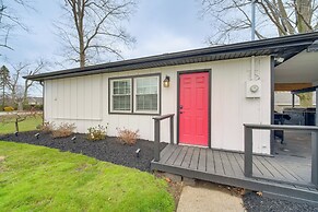 Walk to Marina: Home w/ Deck in Mentor!