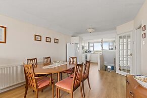 The Coastal Crab - Family-friendly Three-bed Beach House in Pevensey