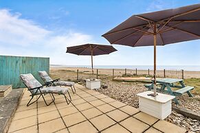 The Coastal Crab - Family-friendly Three-bed Beach House in Pevensey