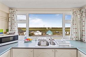 The Coastal Crab - Family-friendly Three-bed Beach House in Pevensey