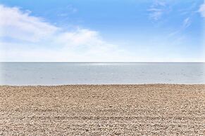 The Coastal Crab - Family-friendly Three-bed Beach House in Pevensey