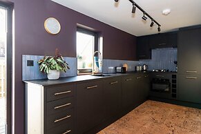 Modern 2-bed Cabin Near West Wittering Beach