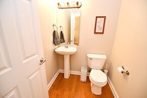 Walk to Notre Dame Spacious 3BR Townhome w Garage Family-friendly Amen