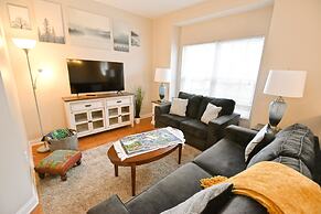 Walk to Notre Dame Spacious 3BR Townhome w Garage Family-friendly Amen