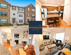 Walk to Notre Dame Spacious 3BR Townhome w Garage Family-friendly Amen