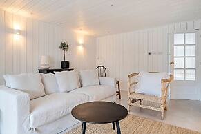 Chic Coastal Retreat - 5-min Stroll to Beach