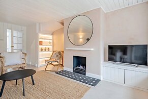 Chic Coastal Retreat - 5-min Stroll to Beach