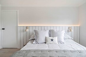 Chic Coastal Retreat - 5-min Stroll to Beach