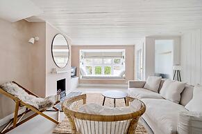 Chic Coastal Retreat - 5-min Stroll to Beach