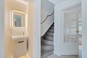 Chic Coastal Retreat - 5-min Stroll to Beach