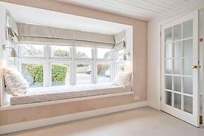 Chic Coastal Retreat - 5-min Stroll to Beach