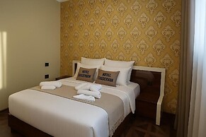 Hotel Shadervan