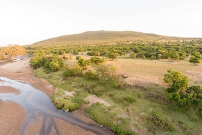 Explore Sand River Lodge