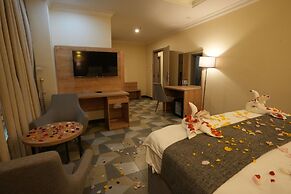 LA Hotel and SPA