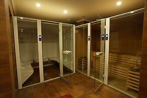 LA Hotel and SPA