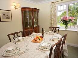 Thatched Cottage - Sleeps 6 With Countryside Views