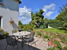 Thatched Cottage - Sleeps 6 With Countryside Views