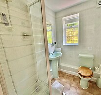 Thatched Cottage - Sleeps 6 With Countryside Views