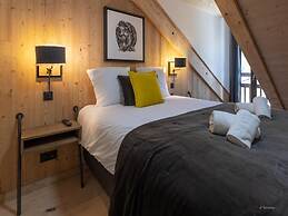 Chalet in Chantemerle With Sunny Ski Slopes