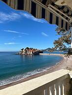 Beachfront Four bedroom Apartment