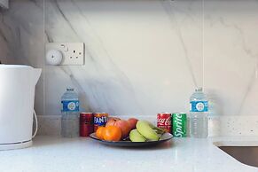 Crendon House Cosy Studio - Sleeps 2 & Kitchen