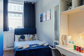 Crendon House Cosy Studio - Sleeps 2 & Kitchen