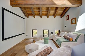 Chalet Fortuna a Jewel in Central Chamonix