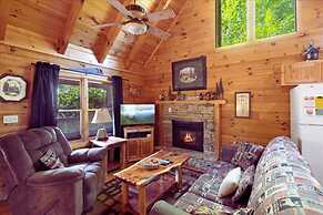 Backwoods Secluded Cabin Escape for 8 Guests