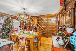 Downtown Vibes With BBQ Hot Tub Games