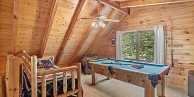 Relaxing Eagles Ridge Getaway Hot Tub