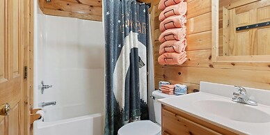 Relaxing Eagles Ridge Getaway Hot Tub