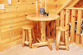 Relaxing Eagles Ridge Getaway Hot Tub