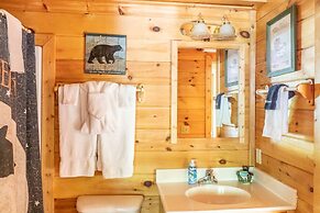 Relaxing Eagles Ridge Getaway Hot Tub