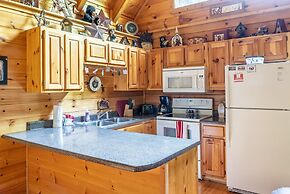 Relaxing Eagles Ridge Getaway Hot Tub