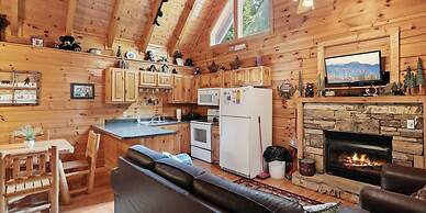 Relaxing Eagles Ridge Getaway Hot Tub