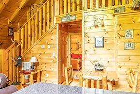 Relaxing Eagles Ridge Getaway Hot Tub