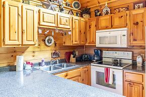 Relaxing Eagles Ridge Getaway Hot Tub