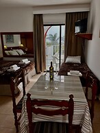 79 AN - Stay Nissi Chrysland Studio 215