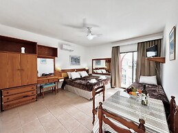 79 AN - Stay Nissi Chrysland Studio 215