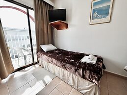 79 AN - Stay Nissi Chrysland Studio 215