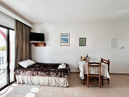 79 AN - Stay Nissi Chrysland Studio 215