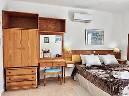 79 AN - Stay Nissi Chrysland Studio 215