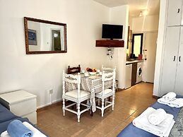 79 AN - Stay Nissi Chrysland Studio 111