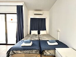 79 AN - Stay Nissi Chrysland Studio 111