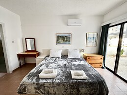 79 AN - Stay Nissi Chrysland Studio 110