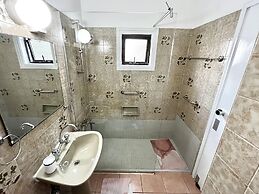 79 AN - Stay Nissi Chrysland Studio 110